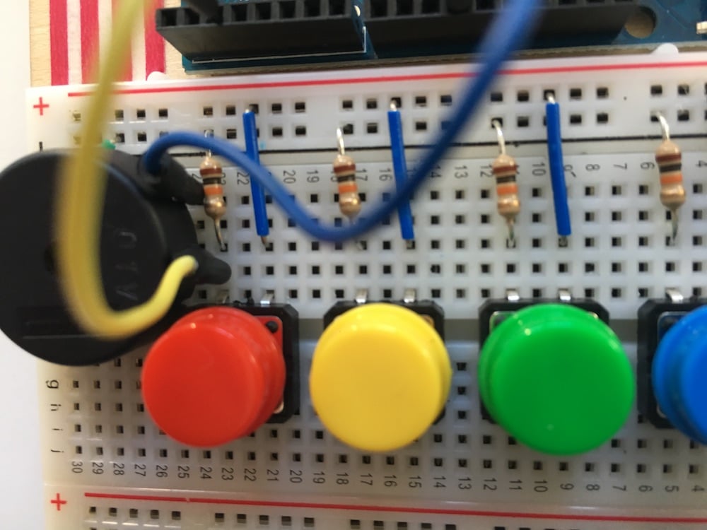 Buttons und Piezo Buzzer mit dem Arduino verbinden