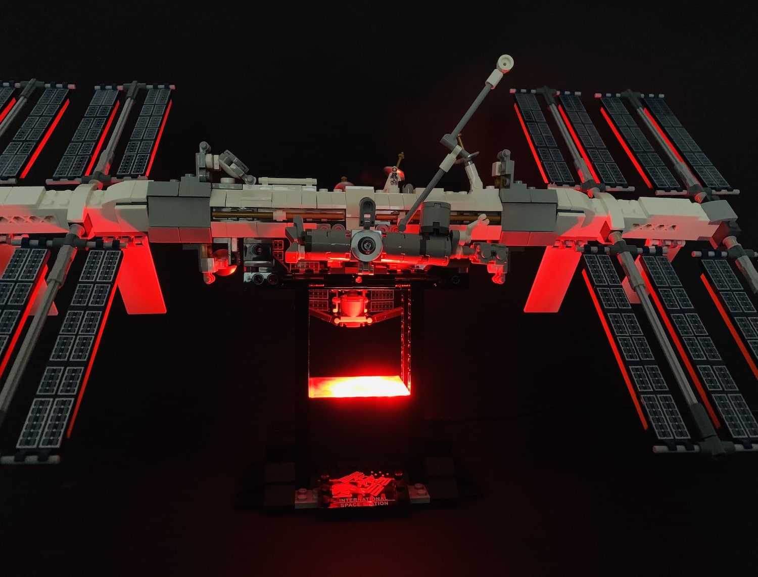 cover LEGO ISS